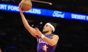 全明星改革失败！布克：勇于承认不足并做出改变 这至关重要